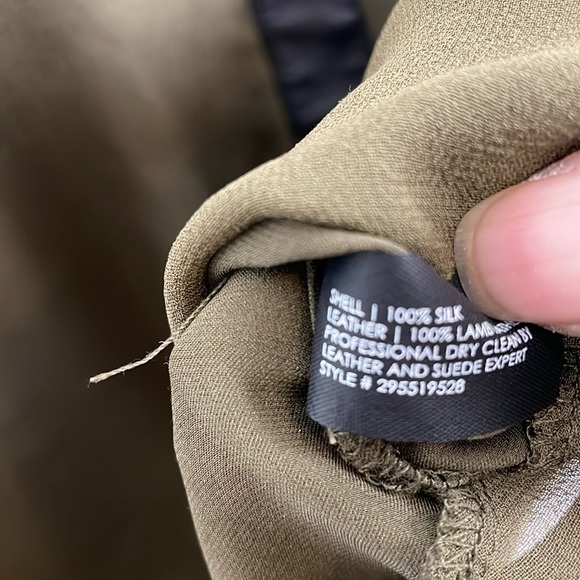 Club Monaco Womens XS Lamb Leather Trim Silk Popover Long Sleeve 1/2 Button Top - Picture 7 of 8